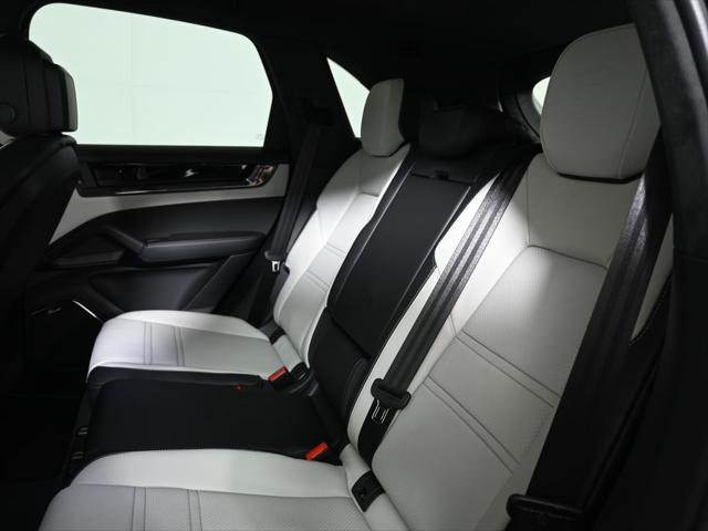 2026 Porsche Cayenne GTS