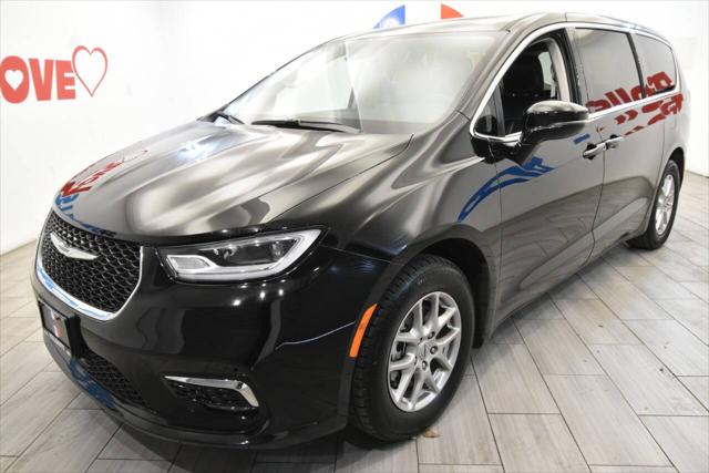 2024 Chrysler Pacifica Touring L for sale in Philadelphia, PA
