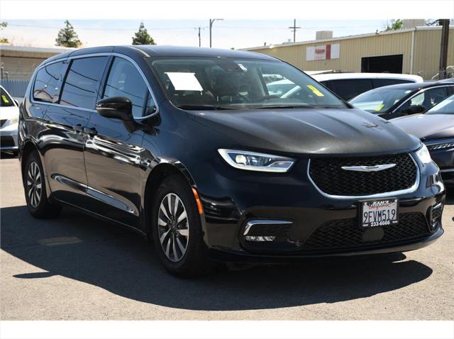 2023 Chrysler Pacifica Hybrid Touring L