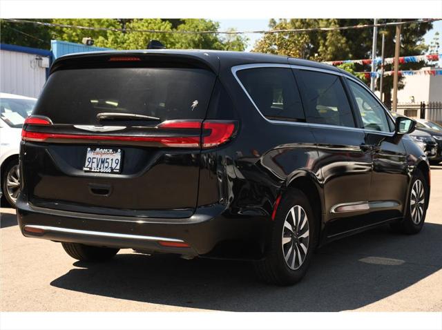2023 Chrysler Pacifica Hybrid Touring L