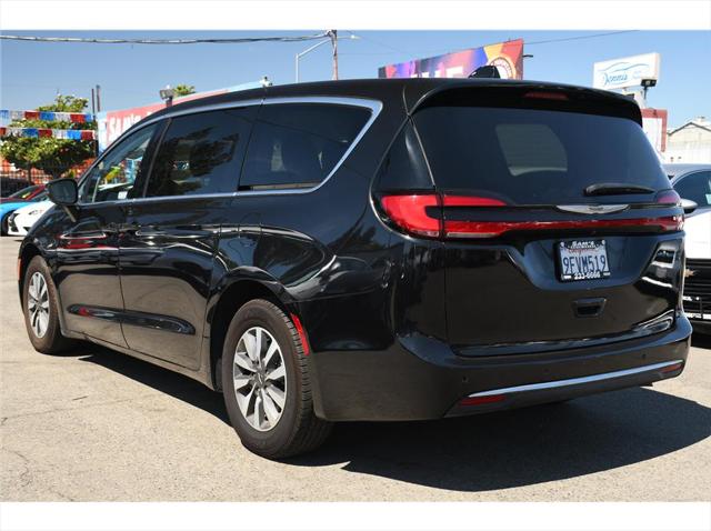 2023 Chrysler Pacifica Hybrid Touring L