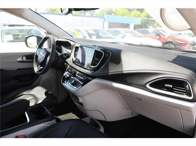 2023 Chrysler Pacifica Hybrid Touring L