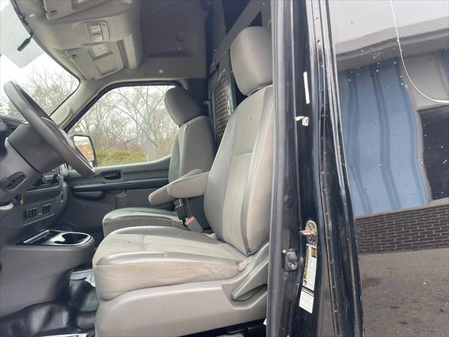 2016 Nissan 3500 S V8