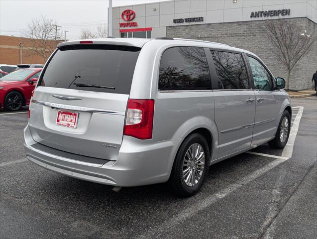 2011 Chrysler Town and Country Limited