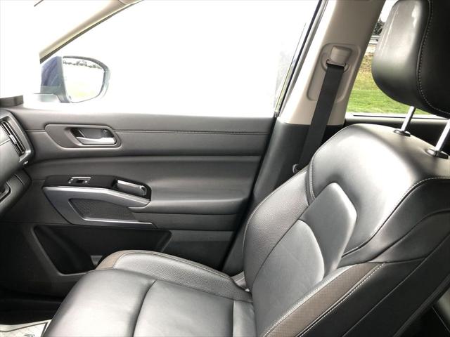 2024 Nissan Pathfinder SL 4WD