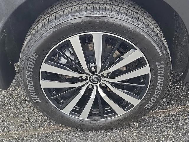 2025 Nissan Pathfinder Platinum 4WD