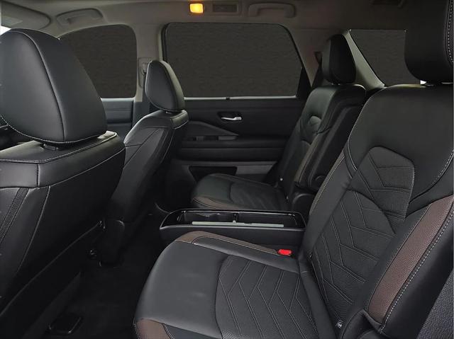 2025 Nissan Pathfinder Platinum 4WD
