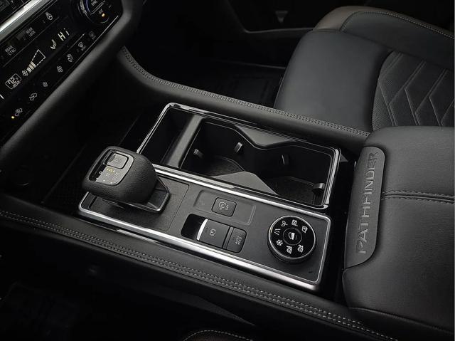 2025 Nissan Pathfinder Platinum 4WD