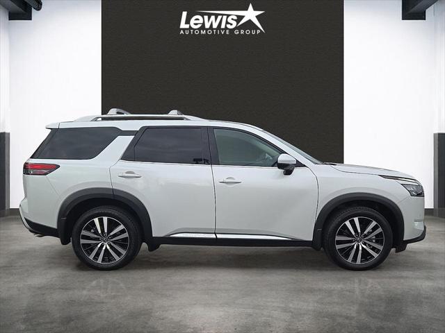 2025 Nissan Pathfinder Platinum 4WD