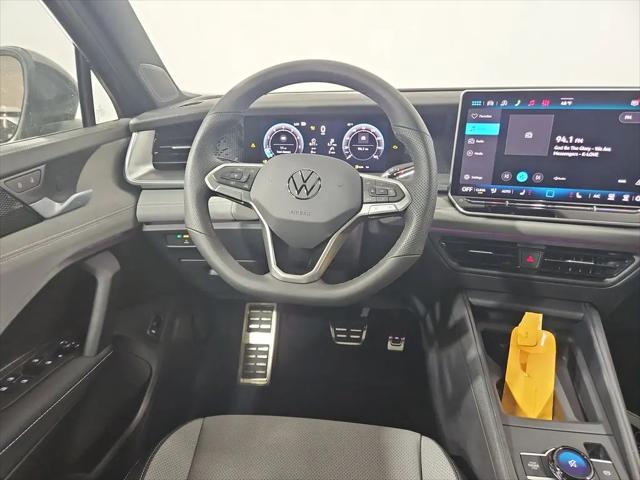 2026 Volkswagen Tiguan SE R-Line Black