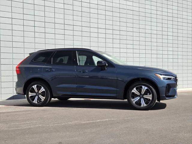 2024 Volvo XC60 Recharge T8 Core Dark Theme