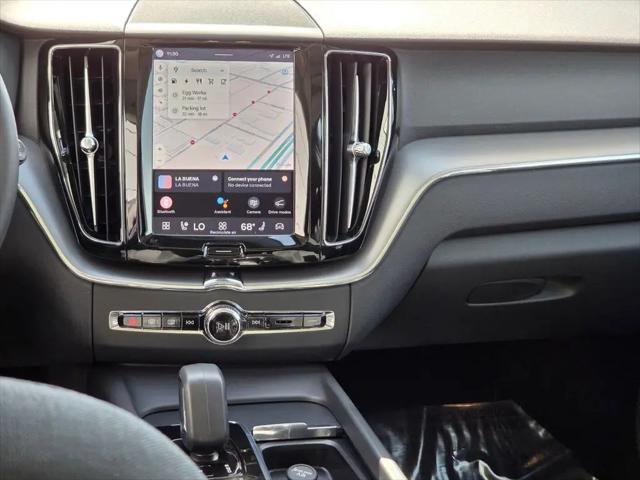 2024 Volvo XC60 Recharge T8 Core Dark Theme