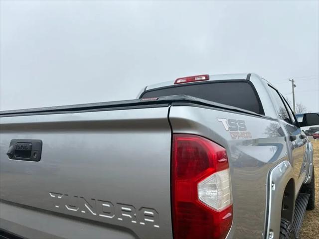 2017 Toyota Tundra SR5 5.7L V8
