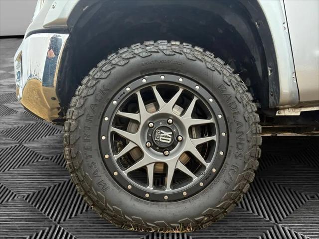 2017 Toyota Tundra SR5 5.7L V8