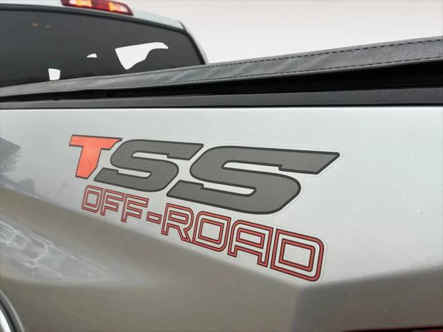 2017 Toyota Tundra SR5 5.7L V8
