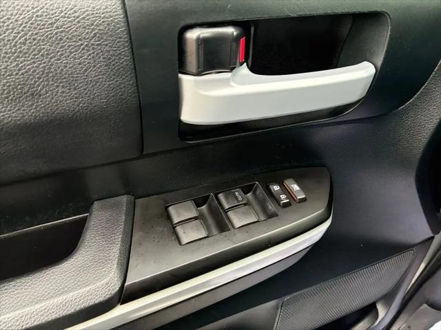 2017 Toyota Tundra SR5 5.7L V8