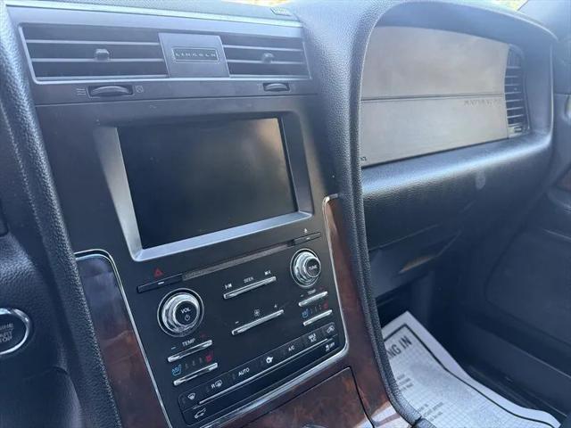 2015 Lincoln Navigator Base