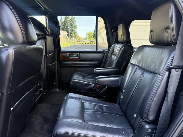 2015 Lincoln Navigator Base