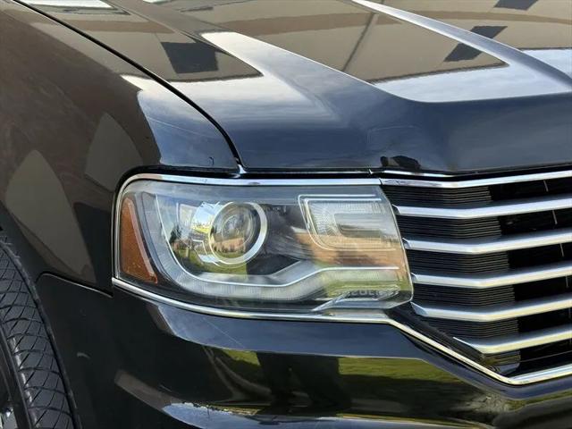 2015 Lincoln Navigator Base