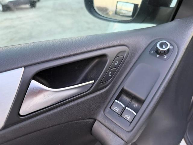 2012 Volkswagen GTI 2-Door Autobahn