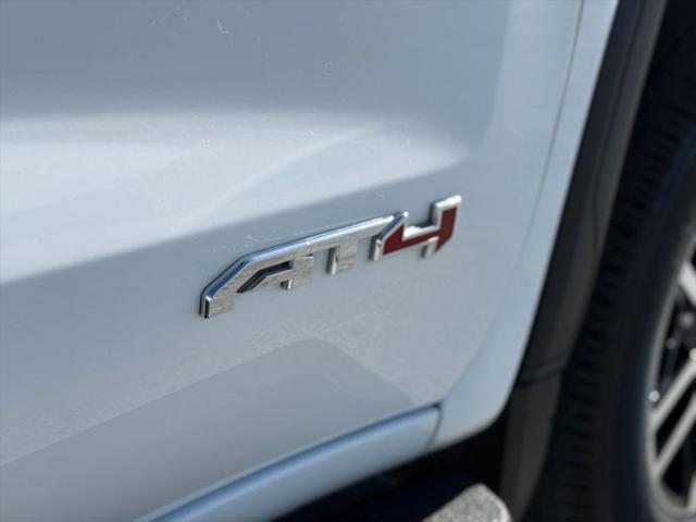 2022 GMC Sierra 1500 Limited 4WD Crew Cab Short Box AT4