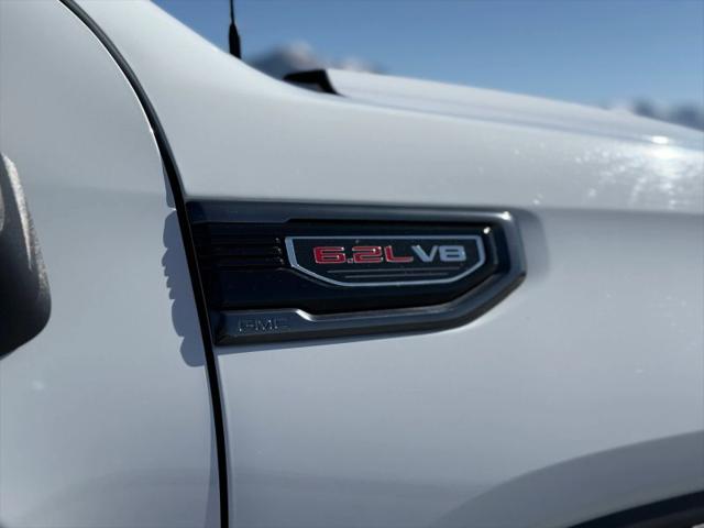 2022 GMC Sierra 1500 Limited 4WD Crew Cab Short Box AT4