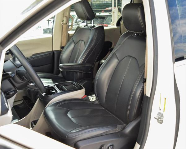 2020 Chrysler Voyager LXI
