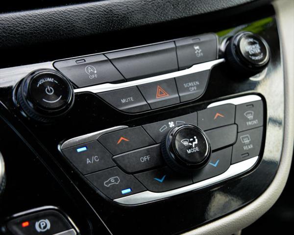 2020 Chrysler Voyager LXI