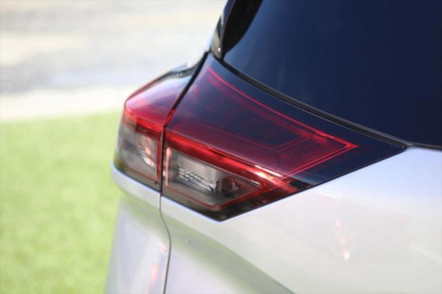 2021 Nissan Rogue SV FWD