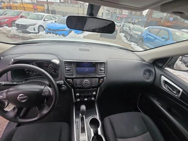 2019 Nissan Pathfinder S