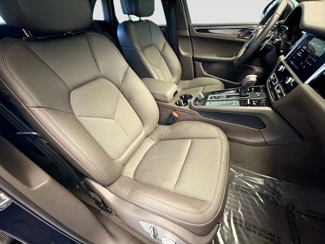 2022 Porsche Macan Base