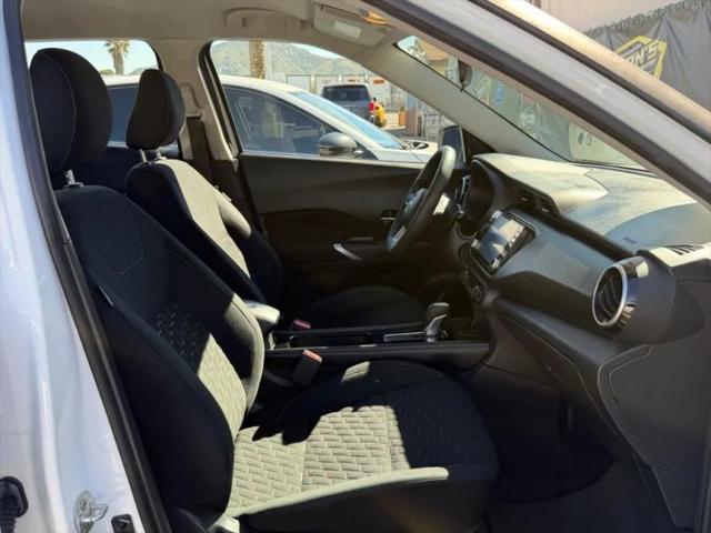 2022 Nissan Kicks SV Xtronic CVT