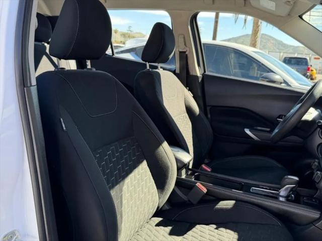 2022 Nissan Kicks SV Xtronic CVT