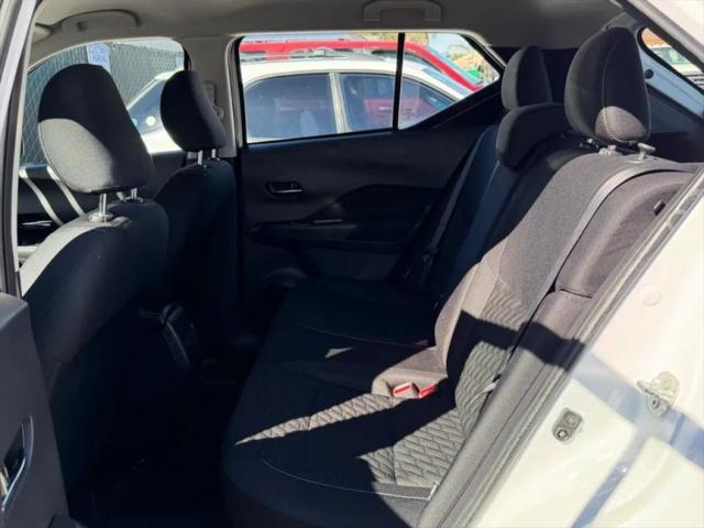 2022 Nissan Kicks SV Xtronic CVT