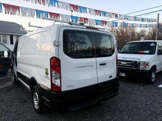 2016 Ford Transit w/60/40 Side Door w/RWB