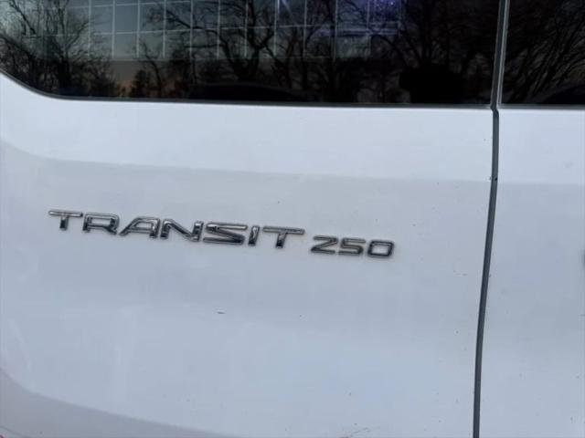 2016 Ford Transit w/60/40 Side Door w/RWB