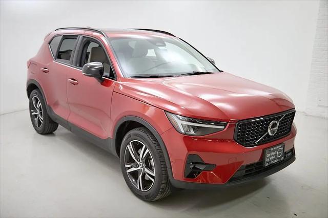 2023 Volvo XC40 B5 Plus Dark Theme