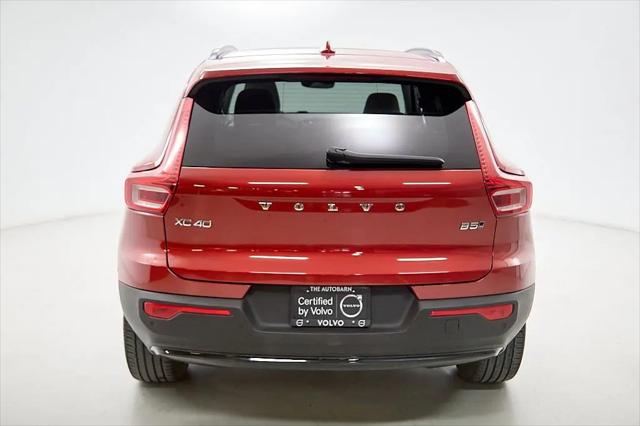 2023 Volvo XC40 B5 Plus Dark Theme