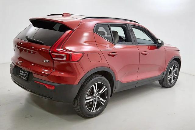 2023 Volvo XC40 B5 Plus Dark Theme