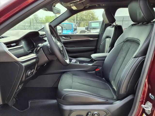 2026 Jeep Grand Cherokee Altitude 4x2