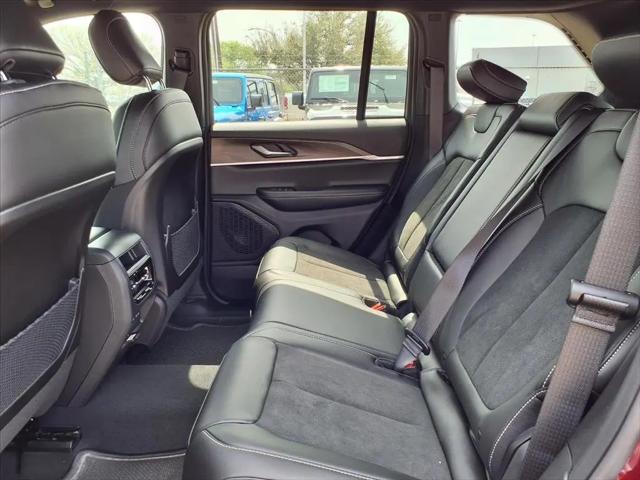 2026 Jeep Grand Cherokee Altitude 4x2