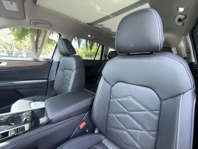 2026 Volkswagen Atlas SE with Technology