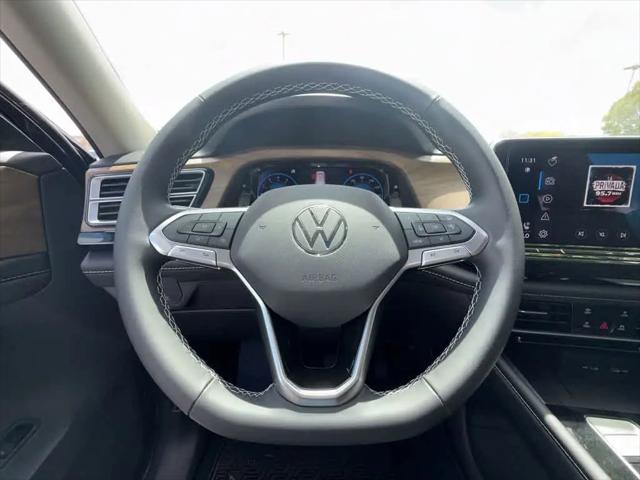 2026 Volkswagen Atlas SE with Technology
