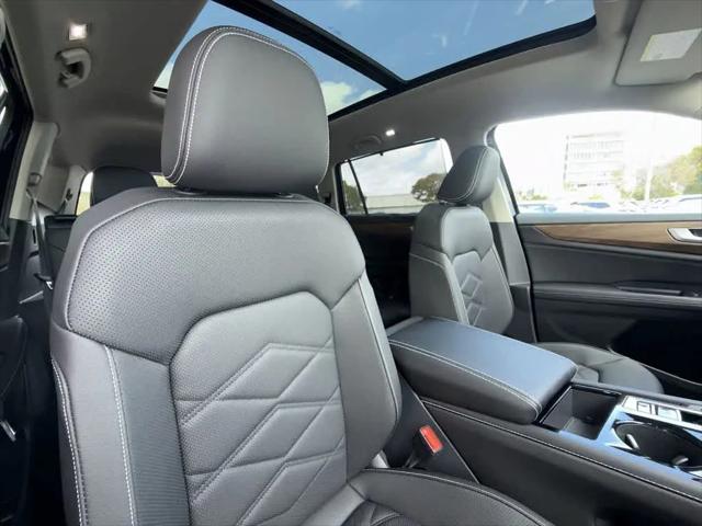 2026 Volkswagen Atlas SE with Technology