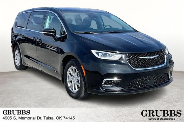 2024 Chrysler Pacifica Touring L for sale in Tulsa, OK