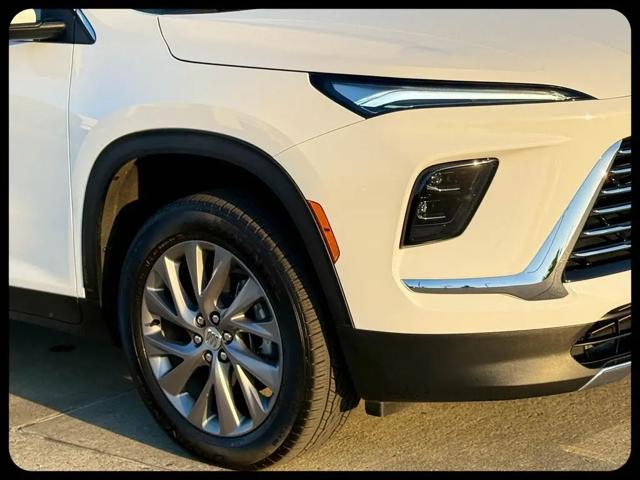 2025 Buick Enclave Preferred FWD