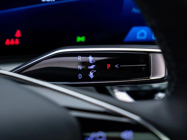 2025 Cadillac iQ Luxury 3 RWD