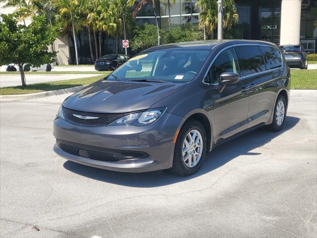 2022 Chrysler Voyager LX