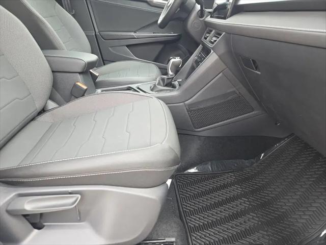 2026 Volkswagen Taos SE Black