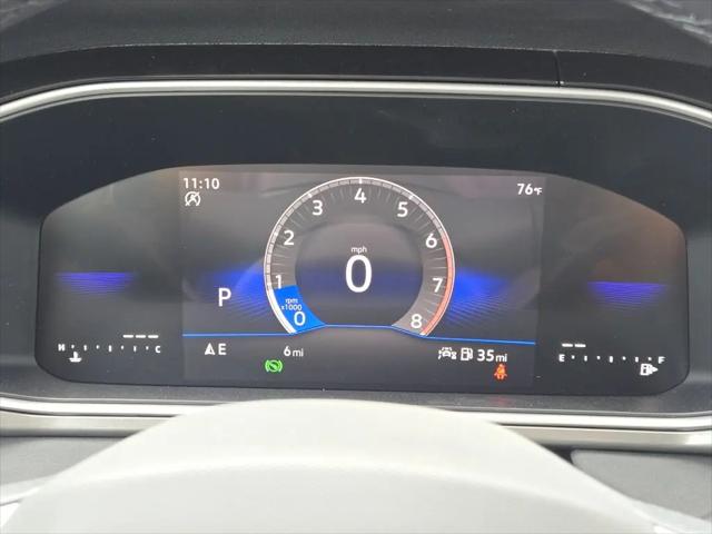 2026 Volkswagen Taos SE Black